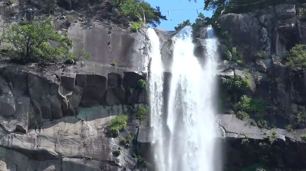 那智の滝 和歌山県東牟婁郡那智勝浦町 は 落差日本1位の滝 心残景色