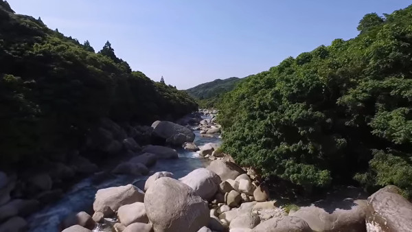 エメラルドに輝く横河渓谷 鹿児島県屋久島町 が美しい 心残景色