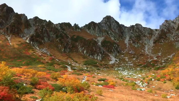 雄大な自然と紅葉が美しい 中央アルプス 千畳敷カール 長野県駒ヶ根市 心残景色