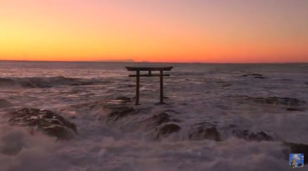 絶景初日の出なら神磯の鳥居 茨城県大洗町 大洗磯前神社 だね 心残景色