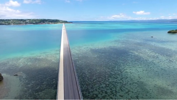 古宇利大橋 沖縄県今帰仁村 からの海の眺めって最高らしいね 心残景色